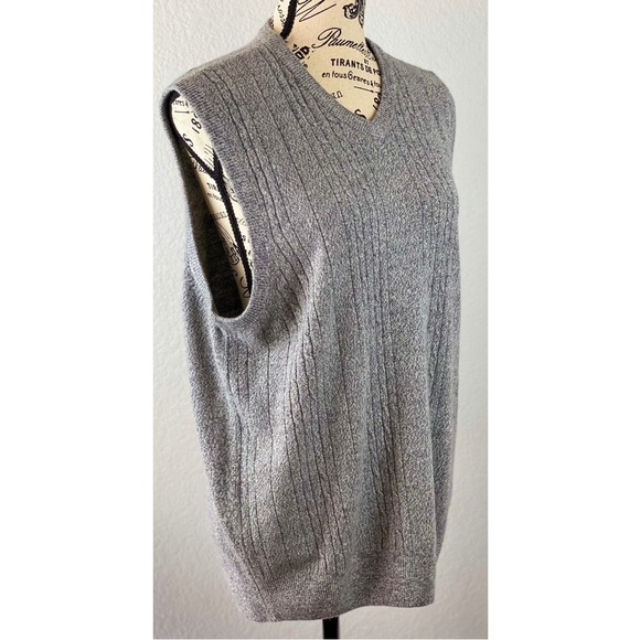 NWT Dockers Academia Preppy Sweater Vest, size Medium - Picture 2 of 5